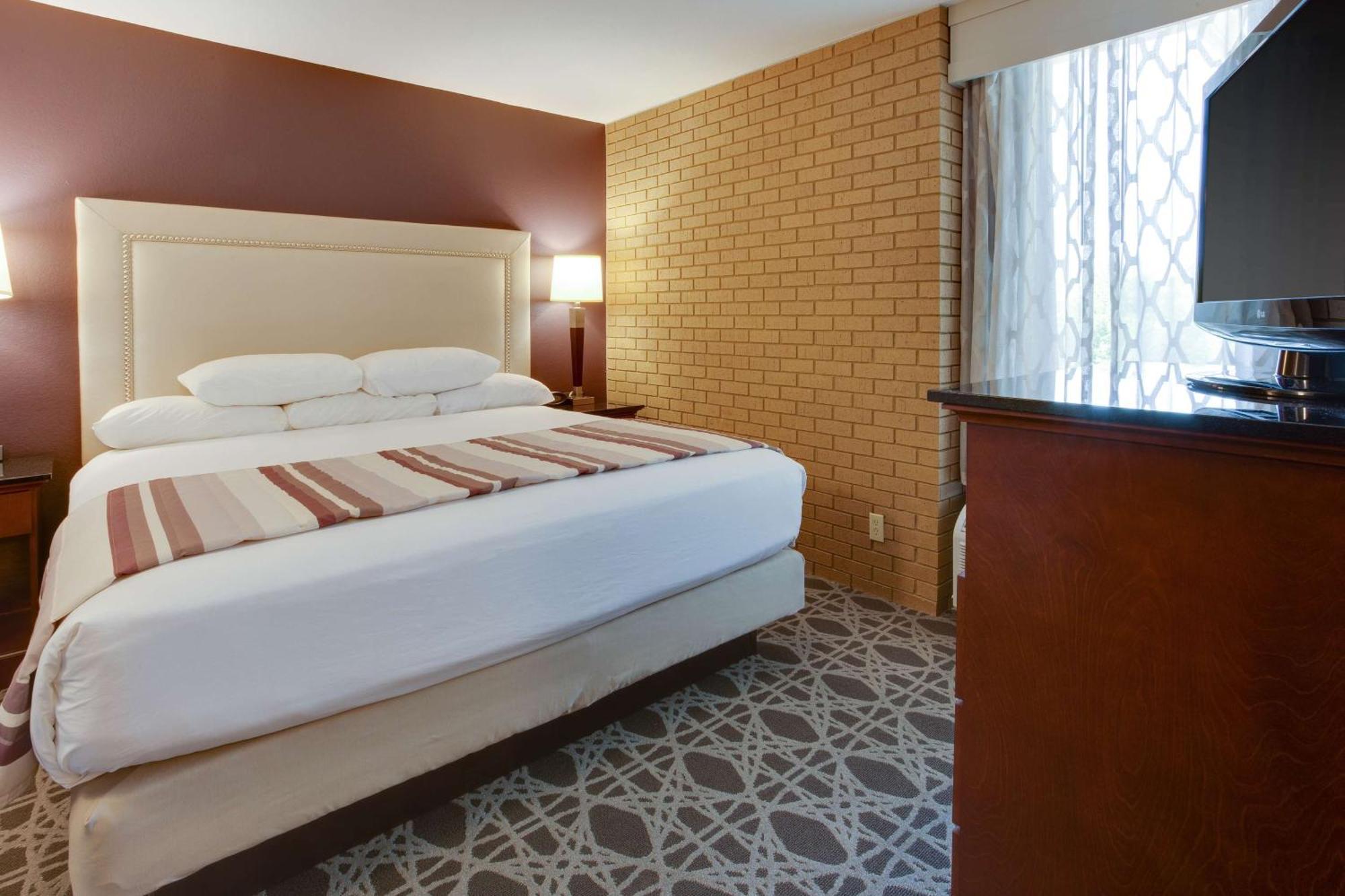 Drury Inn & Suites Louisville East Exteriér fotografie