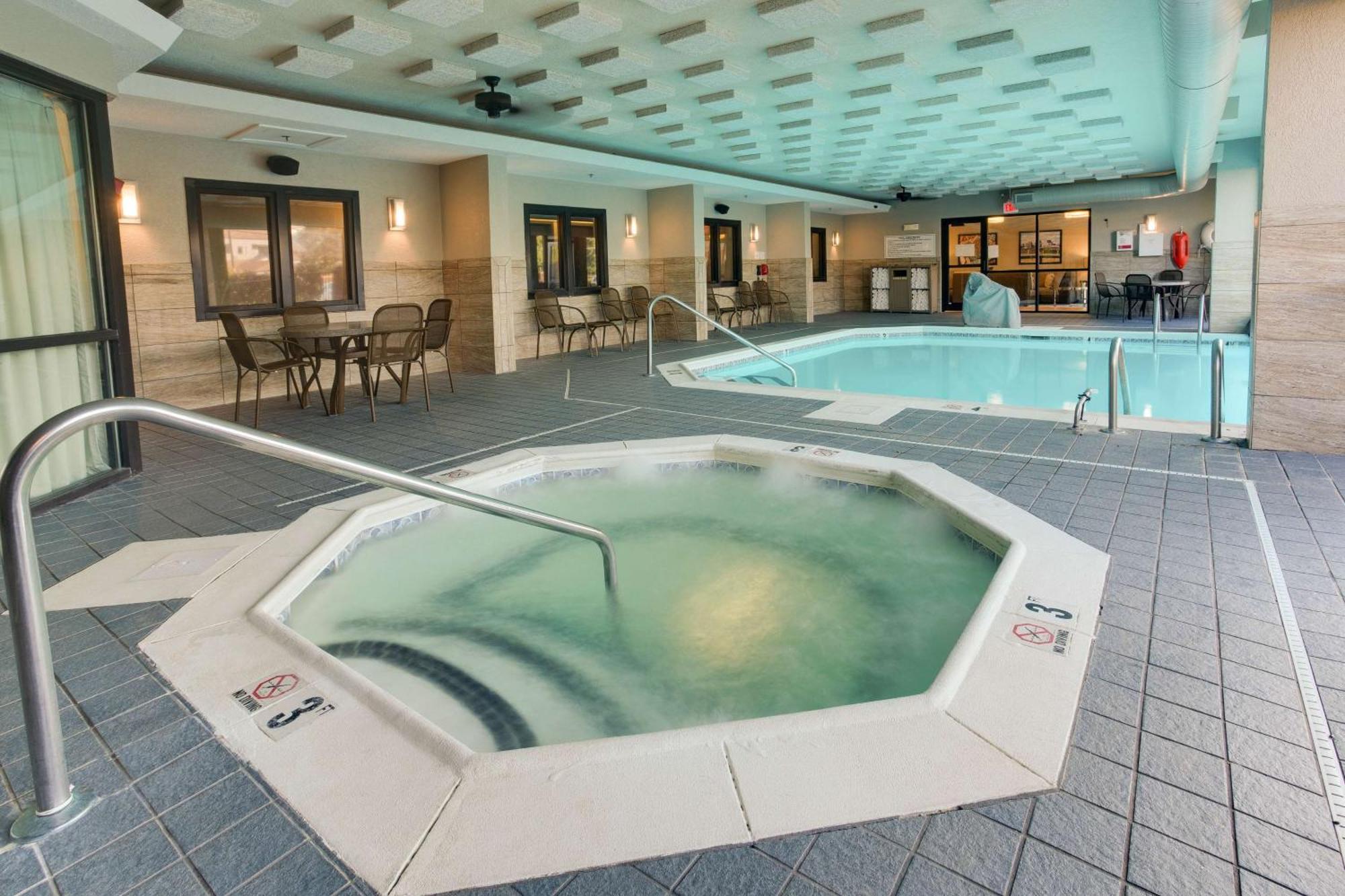Drury Inn & Suites Louisville East Exteriér fotografie