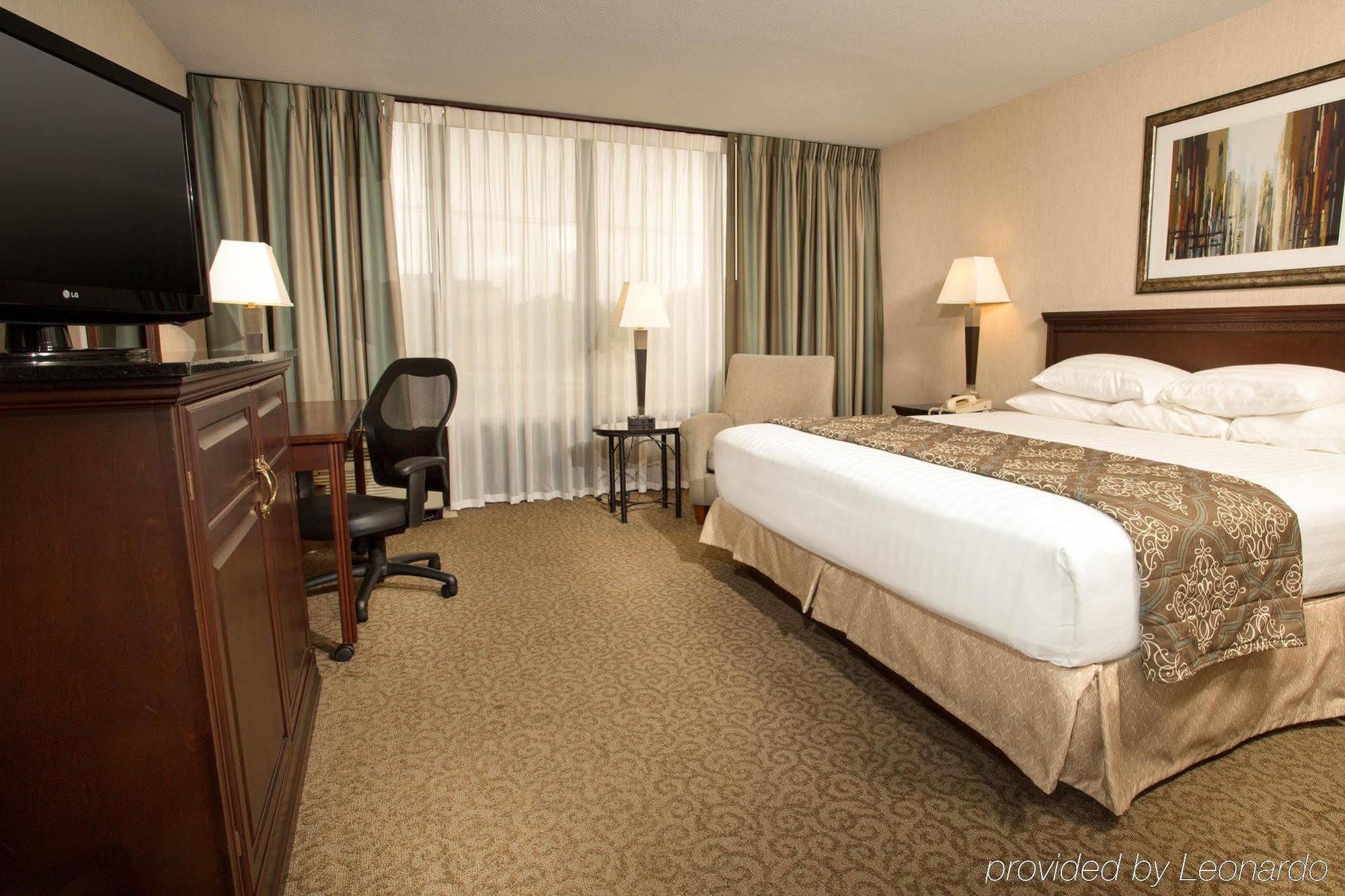 Drury Inn & Suites Louisville East Pokoj fotografie
